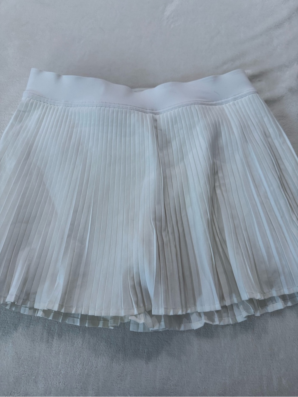 Lululemon White Pleated Athletic Skirt Women’s Small with Built In Panties E14